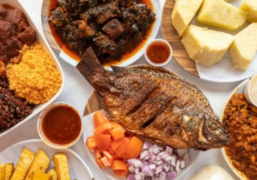Pairing Ghanaian dishes and drinks can elevate any meal experience. Ghanaian cuisine, rich in flavor, deserves the perfect drink pairing to bring out its best qualities. Whether you’re in Labone, East Legon, or Nima, Payless Drinks offers a wide selection to complement your favorite dishes.
