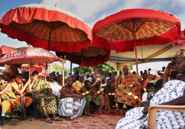 Explore the role of alcoholic beverages in Ghanaian traditions and ceremonies, from weddings to festivals. Find the perfect drinks at Payless Drinks for every occasion.